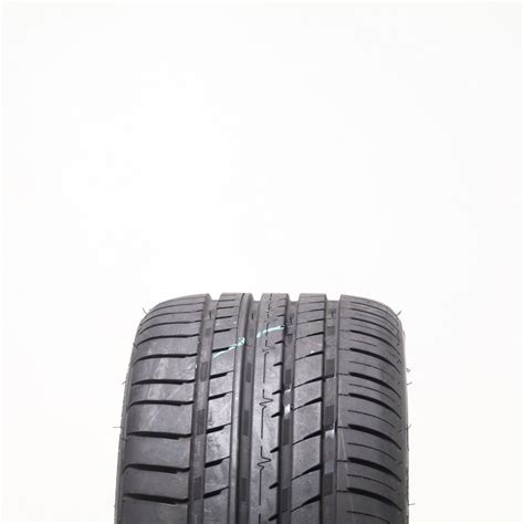 Driven Once 245/35ZR19 Cosmo Mucho Macho 93Y - 8.5/32 | Utires