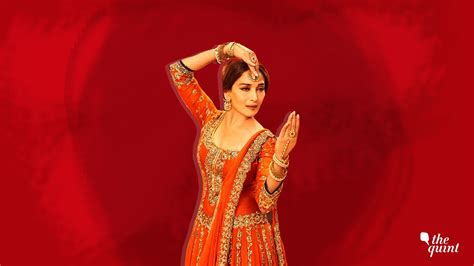 Madhuri Dixit Best Dance Videos: Tezaab to Kalank, Madhuri Dixit Proves ...