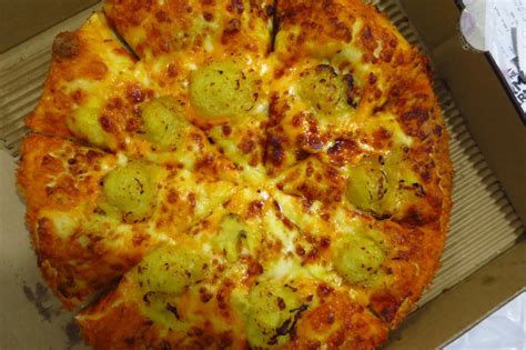 Small Potatoes Make The Steak Look Bigger: Cheesy 7 Durian pizza from Pizza Hut