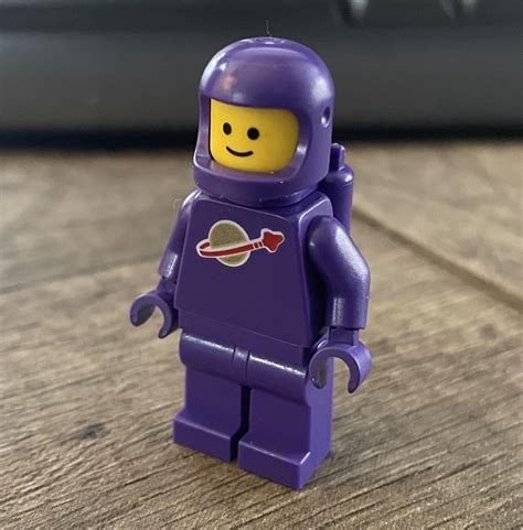 Here it is: the full purple LEGO Classic Space minifigure