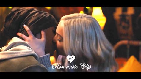 Wednesday - Kiss Scenes - Georgie Farmer and Emma Myers - YouTube