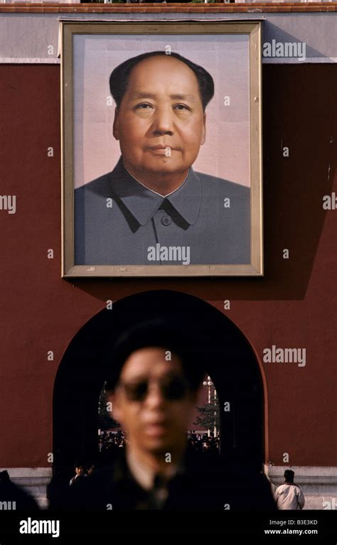 Chairman mao zedong hi-res stock photography and images - Alamy