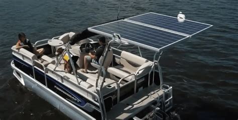 Solar Powered Pontoon Boats Guide (Guide + Pros & Cons) - Pontooners