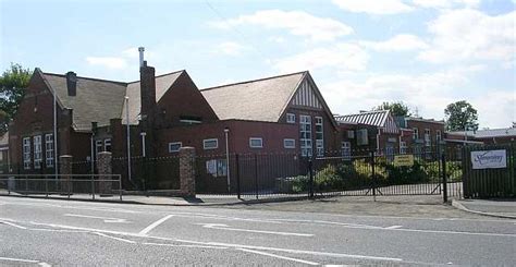 Robin Hood Primary School © Betty Longbottom cc-by-sa/2.0 :: Geograph ...