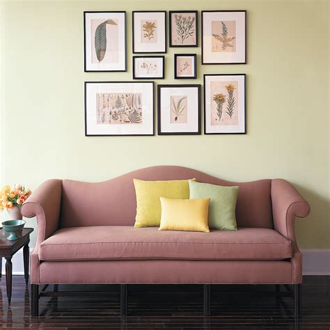 How to: Create a Gallery Wall in Your Home | A•Mused