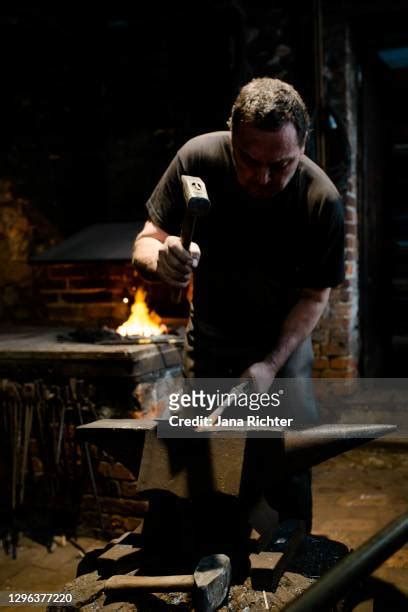 Middle Ages Blacksmith Photos and Premium High Res Pictures - Getty Images