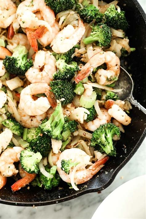 This Paleo + Whole30 seafood stir fry is a flavorful, quick and easy ...