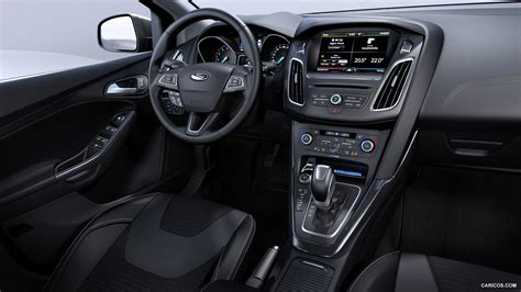 2015 Ford Focus - Interior | Caricos