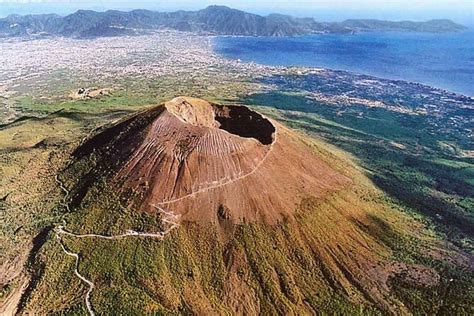 Vesuvius volcano trip from Naples | Compare Price 2022