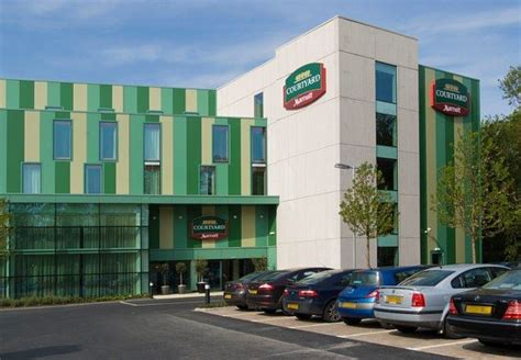 Gatwick Hotel with Parking | Courtyard London Gatwick Airport