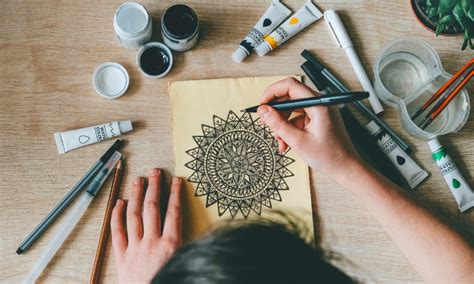 7 Ways Art Therapy Benefits Your Health | Live Happy