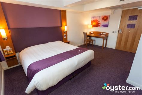 Premier Inn Stratford Upon Avon Central Hotel Review: What To REALLY Expect If You Stay