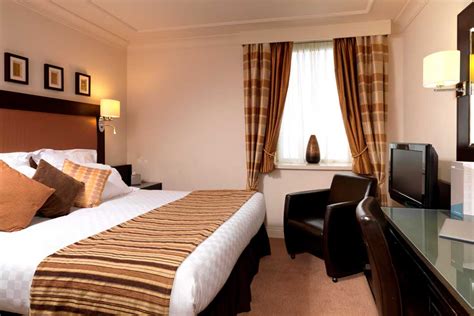 Thistle Heathrow Terminal 5 hotel review | englandrover.com