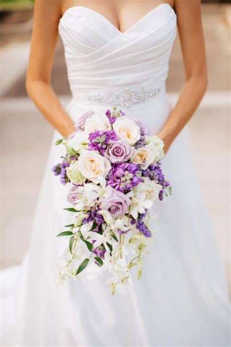 100 Stunning Bouquet Bridal Ideas with Purple Colors - VIs-Wed | Purple bridal bouquet, Purple ...