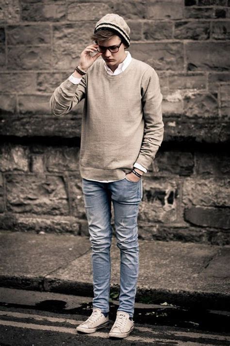 Beige Sweater, Nerd Clothing Ideas With Light Blue Jeans, Grey Converse ...