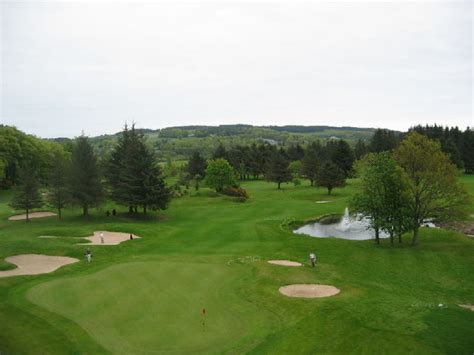 Deeside golf club © Lizzie cc-by-sa/2.0 :: Geograph Britain and Ireland