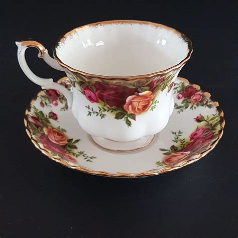 Royal Albert Old Country Roses Tea Cup and Saucer, Red Yellow Roses ...