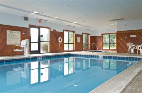 SPARK BY HILTON NEWCOMERSTOWN - Prices & Hotel Reviews (Ohio)