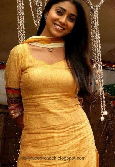 Bollywood-Check: Actress in Sexy Salwar Kameez - Bollywood Pics