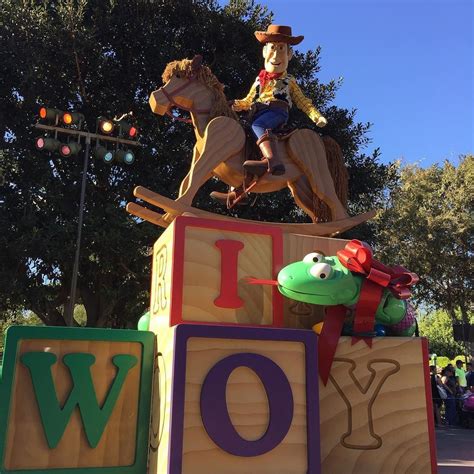 The #disneyland #christmas parade features #toystory characters! #Woody ...