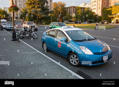 Toyota prius taxi hi-res stock photography and images - Alamy