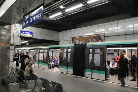 L'EPADESA veut remédier aux problèmes de la station Esplanade de La Défense - Defense-92.fr