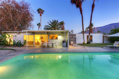 Mid Century Modern Alexander Home - Houses for Rent in Palm Springs ...