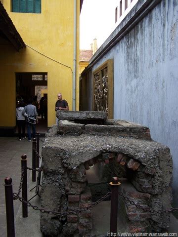 Hoa Lo Prison (Hanoi Hilton) escape - Vietnam War Travels