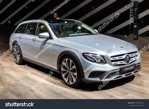 131 Mercedes E Class Wagon Images, Stock Photos & Vectors | Shutterstock