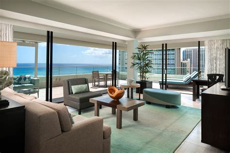 Hotel Suites Honolulu | Moana Surfrider, A Westin Resort & Spa, Waikiki Beach | Marriott Bonvoy ...