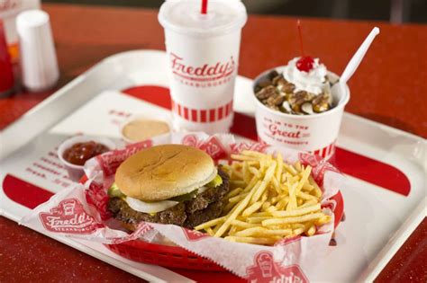 How Freddy's Frozen Custard and Steakburgers Engages with Guests Online | ReviewTrackers