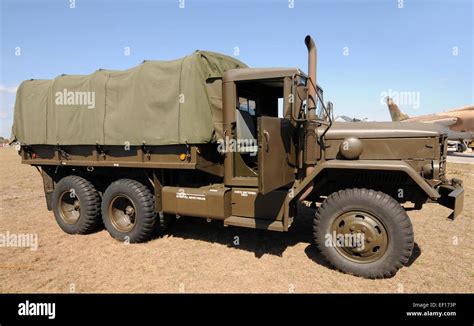 Camouflage army vehicle hi-res stock photography and images - Alamy