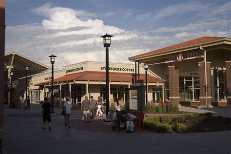 Chicago Premium Outlets - Hennon Group