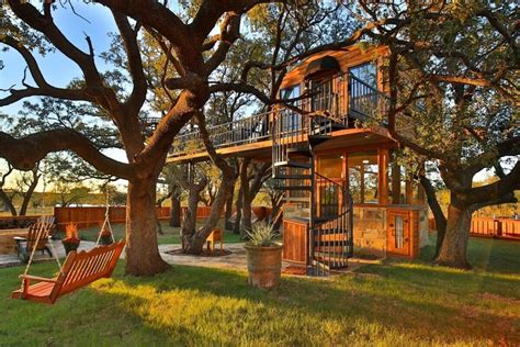 11 Stunning Texas Treehouse Rentals for a Sky-High Getaway