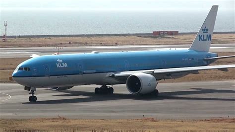 KLM Royal Dutch Airlines Boeing 777-300ER PH-BVF Takeoff from KIX 24L ...