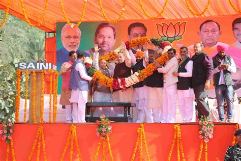 BJP National President Shri Amit Shah addressing a public meeting in ...