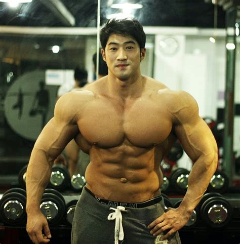 Hwang Chul Soon: Korean Bodybuilder and Fitness Model | Bodybuilding, Best muscle building ...