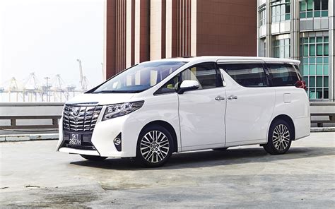 Toyota Alphard. The Official Car of "Why didn't we get this in America?" : r/regularcarreviews