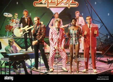 DARTS UK doo-wop group about 1977 Stock Photo - Alamy