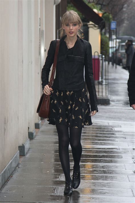 Taylor Swift Street Style: A Complete Guide | StyleCaster