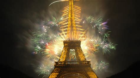 Eiffel Tower Fireworks Wallpapers - 4k, HD Eiffel Tower Fireworks ...