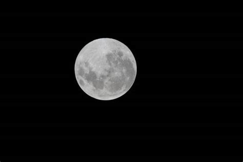 Download Stunning Waxing Gibbous Moon Desktop Wallpaper | Wallpapers.com