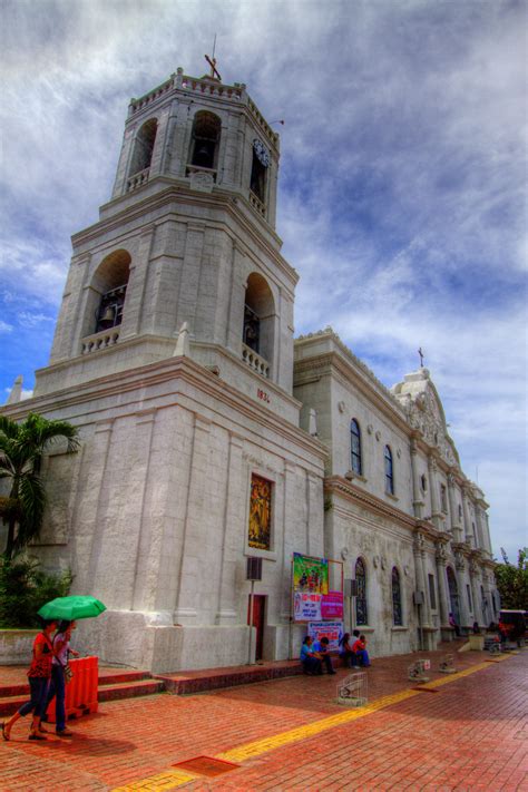 Cebu Metropolitan Cathedral | HDR creme