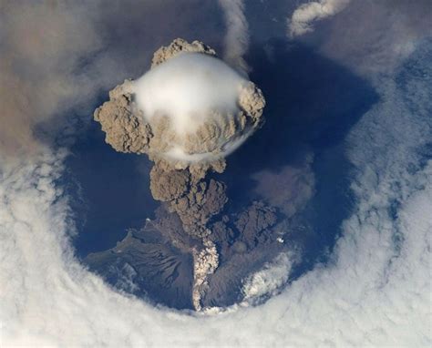 Energy unleashed by submarine volcanoes could power a continent