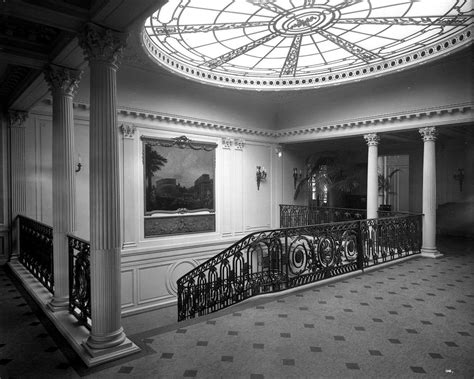 Rubenerd: RMS Aquitania’s Grand Staircase