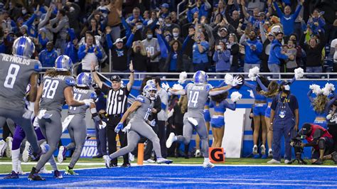 Dan Campbell Reacts As Only Dan Campbell Can After Lions' Crazy Win