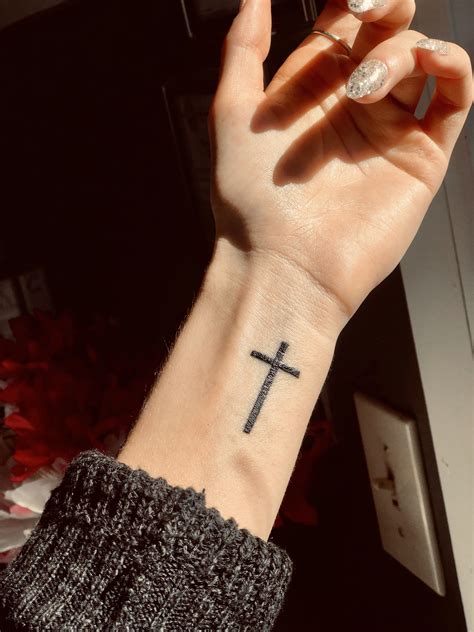 Simple cross tattoo – Artofit