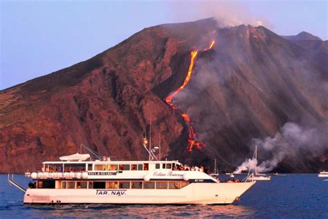 From Milazzo: Panarea And Stromboli Night Cruise With Stops