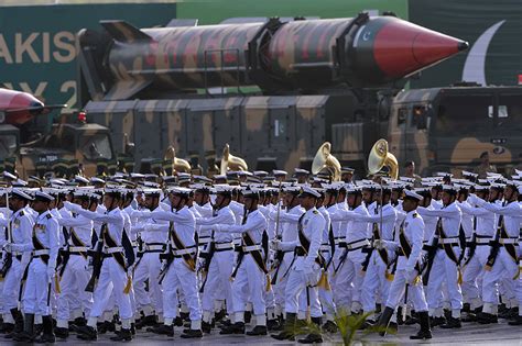 17 pictures of Pakistan Day Parade to bring out the patriot in you