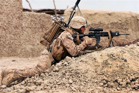 The U.S. Marines Cannot Get Enough Of The M27 Infantry Automatic Rifle | The National Interest